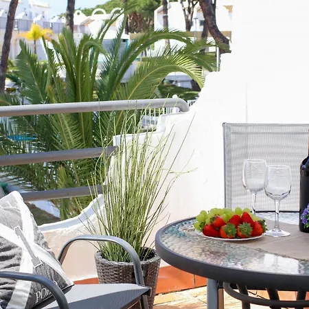 Сasa de vacaciones Townhouse With Pool View - Reserva De *